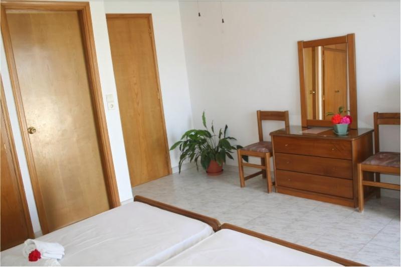 Posidonia Pension Amarynthos Exterior foto