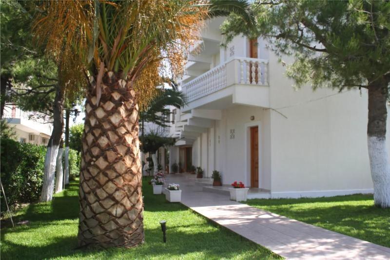 Posidonia Pension Amarynthos Exterior foto