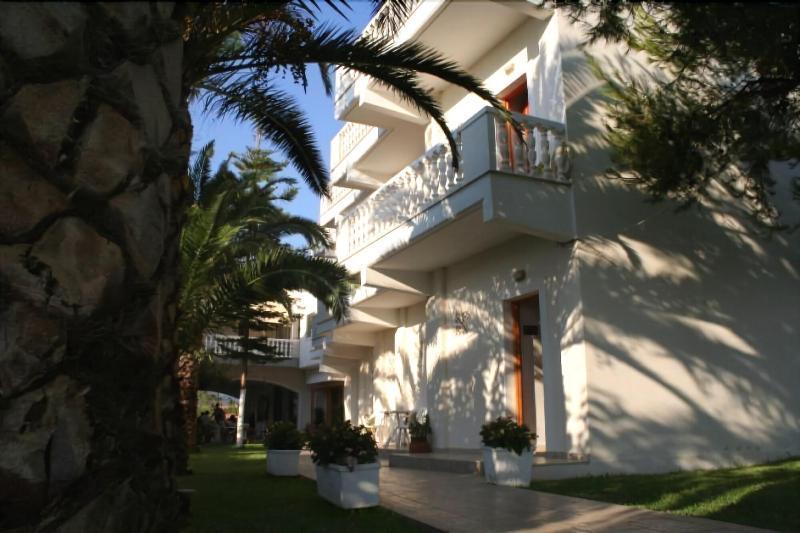 Posidonia Pension Amarynthos Exterior foto