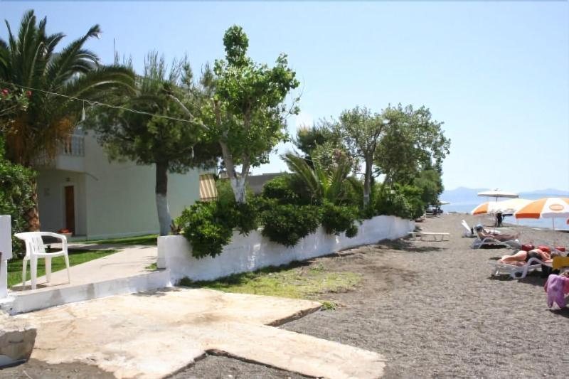 Posidonia Pension Amarynthos Exterior foto