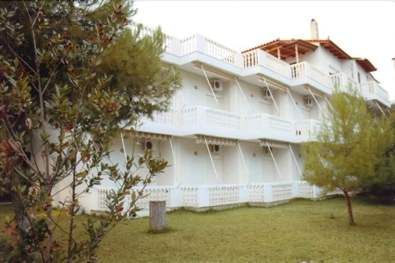 Posidonia Pension Amarynthos Exterior foto