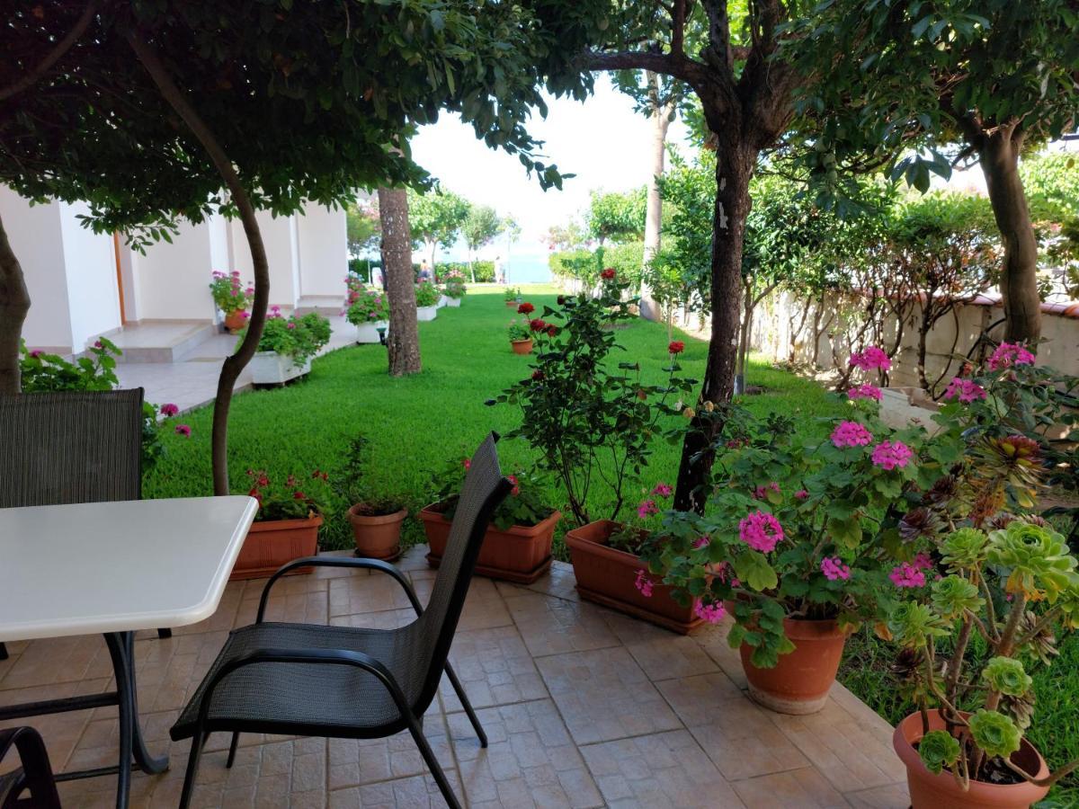 Posidonia Pension Amarynthos Exterior foto