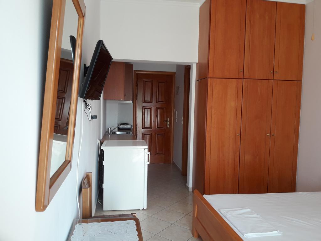 Posidonia Pension Amarynthos Exterior foto